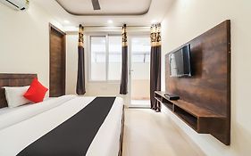 Collection O Green Leaf Residency